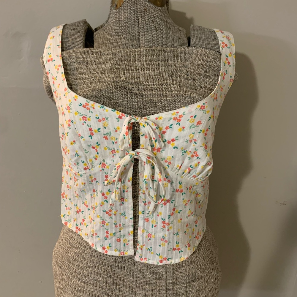No Boundaries Multicolor Floral Tie-Front Crop Top